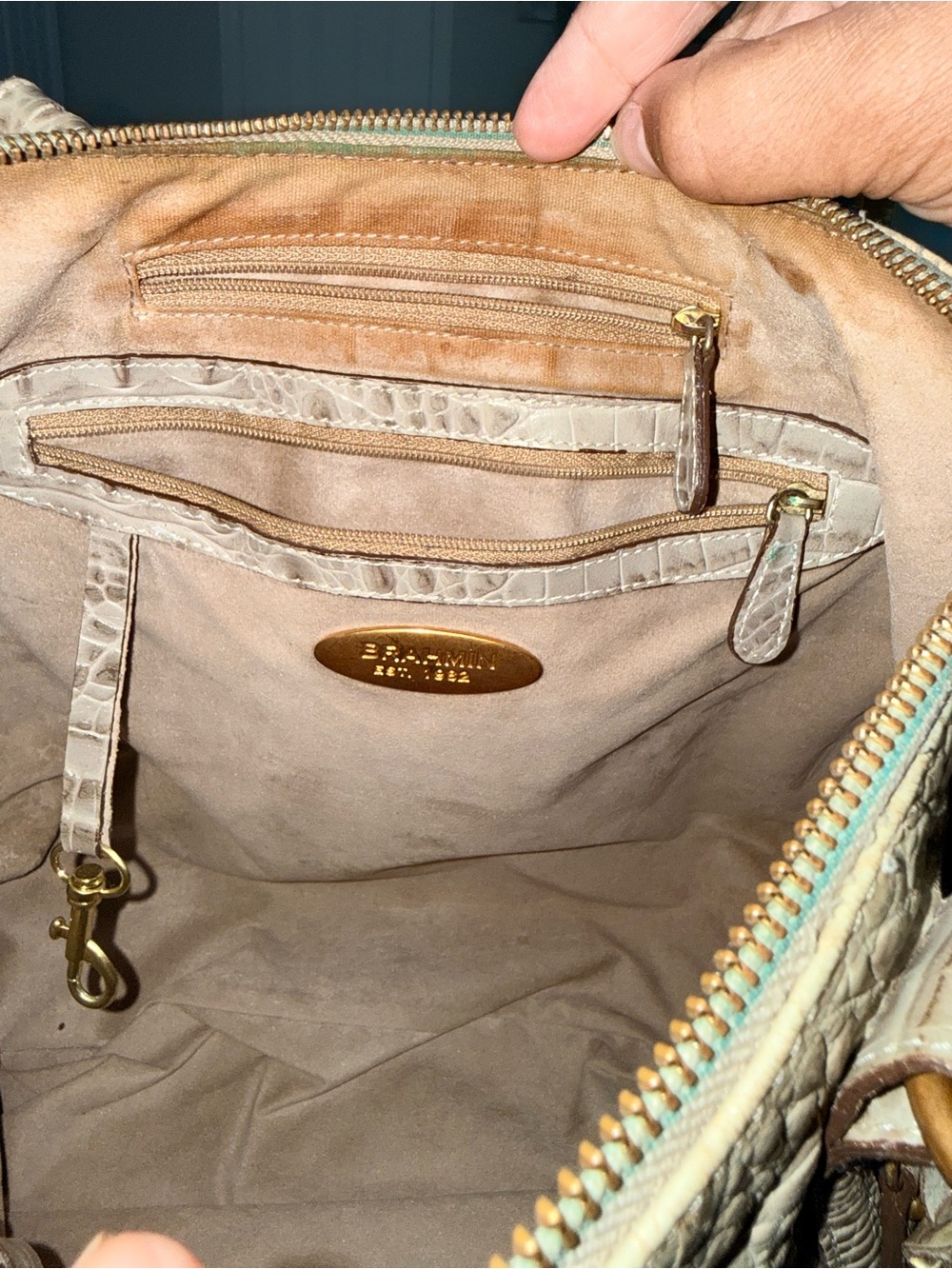 LOW START Brahmin Cream Croc-Embossed Leather Shoulder Bag - Picture 8 of 10